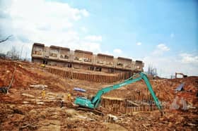 Keadaan terkini kawasan letupan gas, 16 meter paip dikeluarkan (FOTO ESEI)