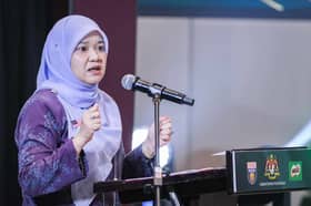 MOE offers 300 STPM top achievers scholarships for education courses
