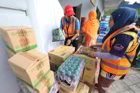 Petronas Gas gives aid to Putra Heights pipeline blast victims