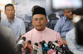 Selangor civil servants get half month’s bonus today