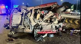 Tiga maut kereta terbabas, langgar pembahagi jalan