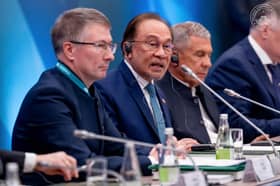 PM: Islamic world should strengthen fundamentals, starting with economy