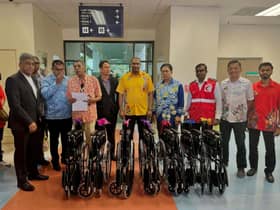 Ahli Parlimen Sungai Buloh sumbang kerusi roda, santuni barisan hadapan