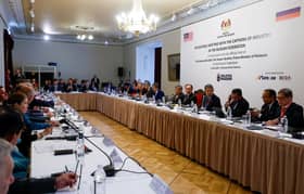 PM attends roundtable meeting with Russian industry players