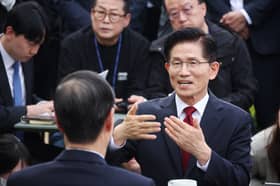 South Korea's conservatives move to switch presidential candidates