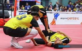 Berjuang dalam kesakitan, Azlan disahkan retak siku susulan insiden ketika final Piala Asia