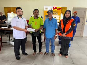 Yide santuni mangsa kebakaran di Gombak, agih bantuan