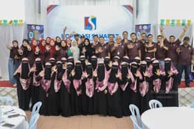 Sokongan masyarakat bantu penghuni rumah kebajikan hidup berdikari di luar