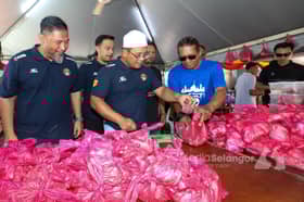 Aidiladha: MB sumbang lima lembu, sertai sembelih dan lapah bersama komuniti strata