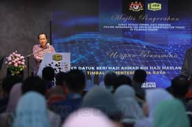 Ratusan sekolah padat termasuk di Selangor dapat bilik darjah tambahan