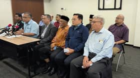 10 NGO bergabung lawan 'payung besar' bekas PM