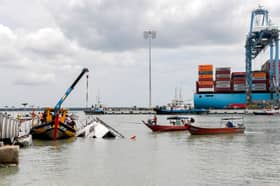 Dua mangsa bot terbalik masih belum ditemui, tiga mayat dihantar ke HTAR