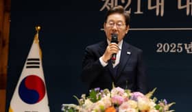 Lee, Ishiba agree to deal with geopolitical crises under three-way cooperation with US
