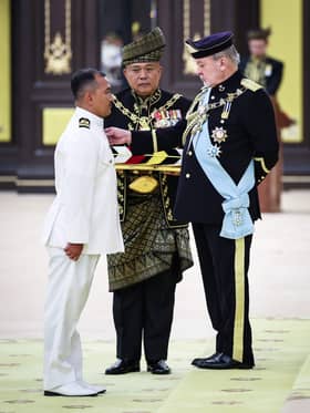 Pegawai TLDM terima Bintang JPP, berani selamatkan mangsa bot terbalik