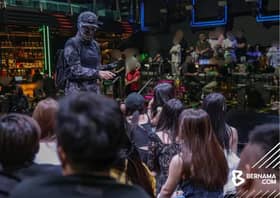 突击2地捉93人包括本地老鸨 女招待出场小费达3000