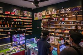 雪州开铡电子烟广告！  地方政府严厉执法