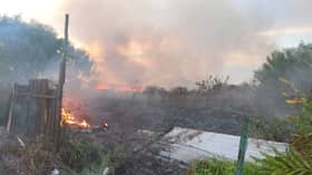 巴生港口2英亩草丛火灾 消拯员灭火中