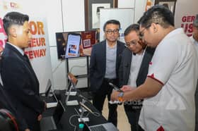 大臣：非直接谈判委任    经评估遴选泊车管理公司