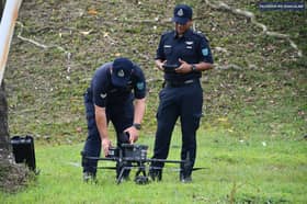 警用无人机识别违规者  141骑士没用摩托车专用道受罚