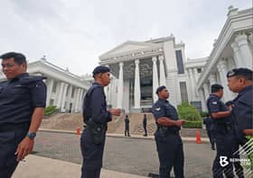 ஸாரா கைரினாவுக்கு எதிராக அவதூறு - ஐந்து பதின்ம வயது பெண்கள் மீது குற்றச்சாட்டு