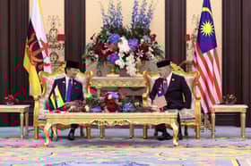 Brunei ruler accorded state welcome at Istana Negara