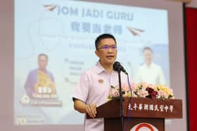 教育部双管齐下解决师资   黄家和：招聘200中学华文老师