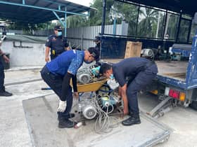 Ladang ternakan ayam haram di Jeram diserbu, 10 warga asing ditahan