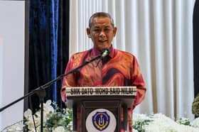 森州强制7000公仆住家挂国旗  大臣：地方政府装饰须更创意