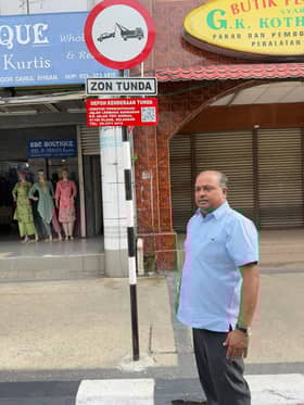 கிள்ளான் லிட்டில் இந்தியாவில் கார்கள் சட்டவிரேதமாக நிறுத்தப்படுவதை தடுக்க கூடுதல் அறிவிப்பு பலகைகள்