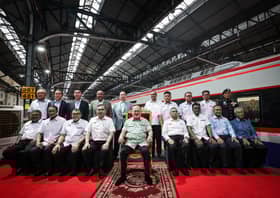 国家元首为ETS3主持启用礼  亲自驾火车从首都南下居銮