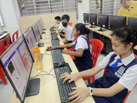 黄家和协调及公益金资助 蒲种培明华小新增40台电脑