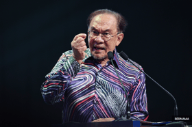 Anwar condemns attack on Dang Wangi police chief