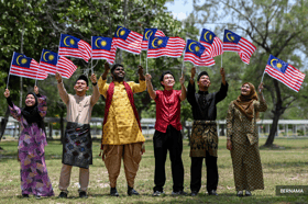 Fly Jalur Gemilang to mark National Day with patriotism 