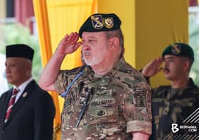 Pemakaian beret, lencana kehormat bukan untuk melawa semua acara - Agong