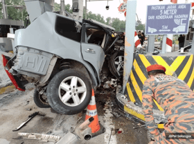 加影收费站夺命车祸： 疑罗里失控猛冲 警方捕司机助查