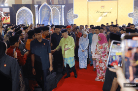 King, Queen grace Maulidur Rasul celebration