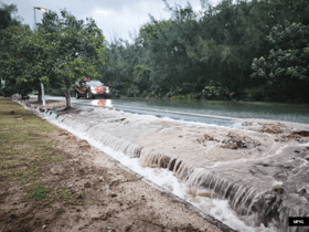 摩立海滩现大潮侵蚀   水位达5.6米未引发水灾