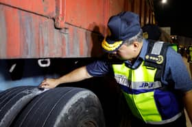 陆兆福：撤11营运执照.12张终止     6年冻结562商用车执照  