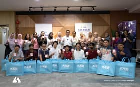 Yayasan MBI gives B40 uni students 100 laptops, free internet