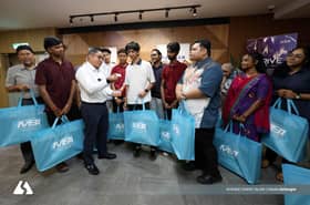 Yayasan MBI sumbang 100 komputer riba, internet percuma bantu mahasiswa B40 