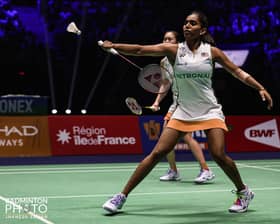 Pearly-Thinaah mara separuh akhir Terbuka Hong Kong