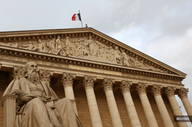 France faces more turmoil with govt near collapse ahead of confidence vote