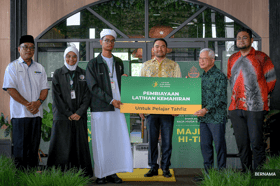 Raja Muda witnesses zakat contribution worth over RM6m from 22 companies