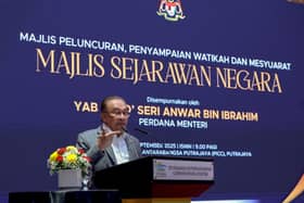 PM calls for stronger efforts to deepen historical understanding among youth