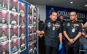 警方瓦解2投资诈骗集团   捕23外国人及一本地人