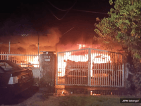 双溪毛糯一排屋凌晨大火  华裔父子双双葬身火海