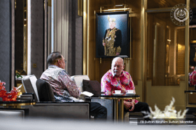 元首接见安华聆听时事课题汇报