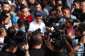 Anwar wants infrastructure repair, aid to flood victims in Sabah to be expedited