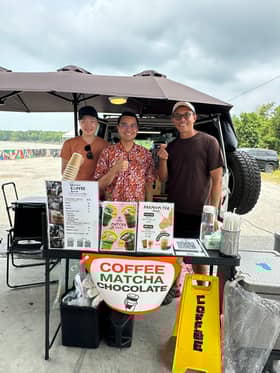 李健聪访双溪由河边文化咖啡节    携4灵市咖啡馆跨区文化交流