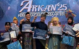 Remaja Cina telusuri bahasa sajak, kuasai pentas sejak usia 12 tahun